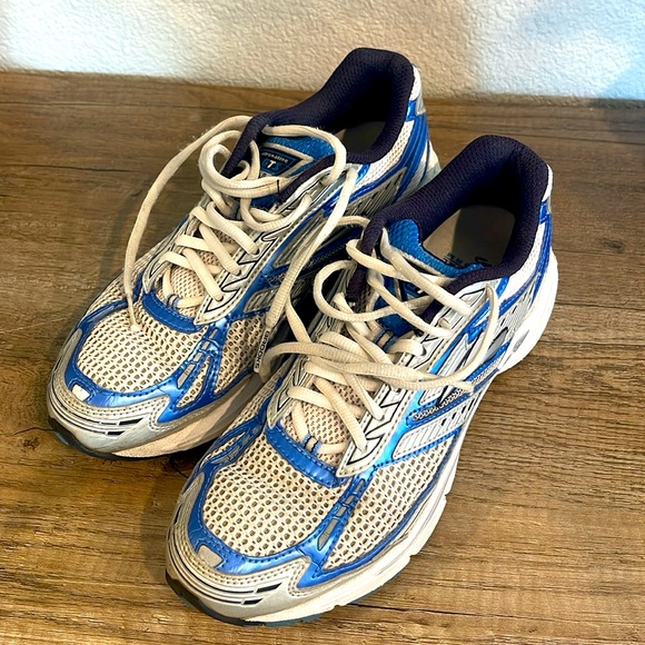 Brooks running shoes - Picture 5 of 5